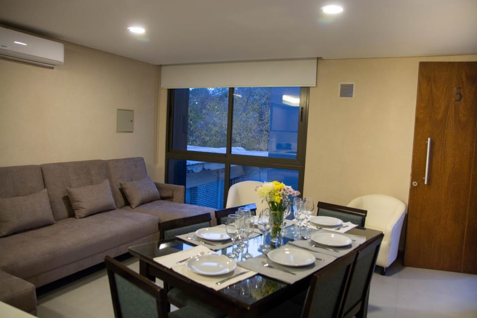 Depto Moderno 1 Dormitorio Excelente Ubicación con Cochera Apartment in Mendoza