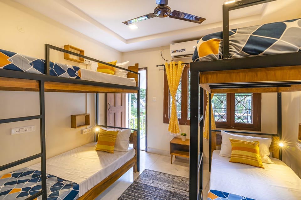 Bed, bunk bed