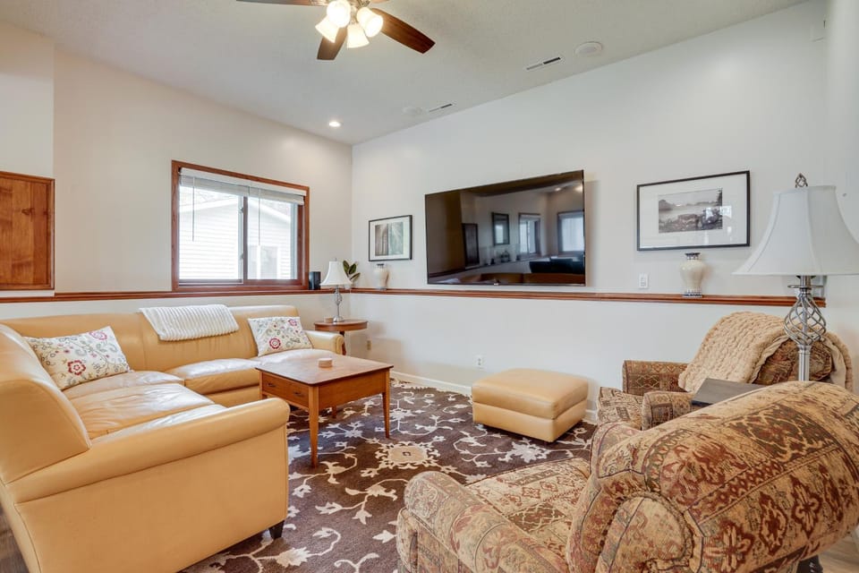 Spacious Minneapolis Home Rental: 8 Mi to Downtown House in Richfield