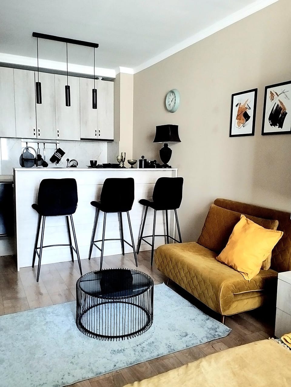 Living room, Seating area