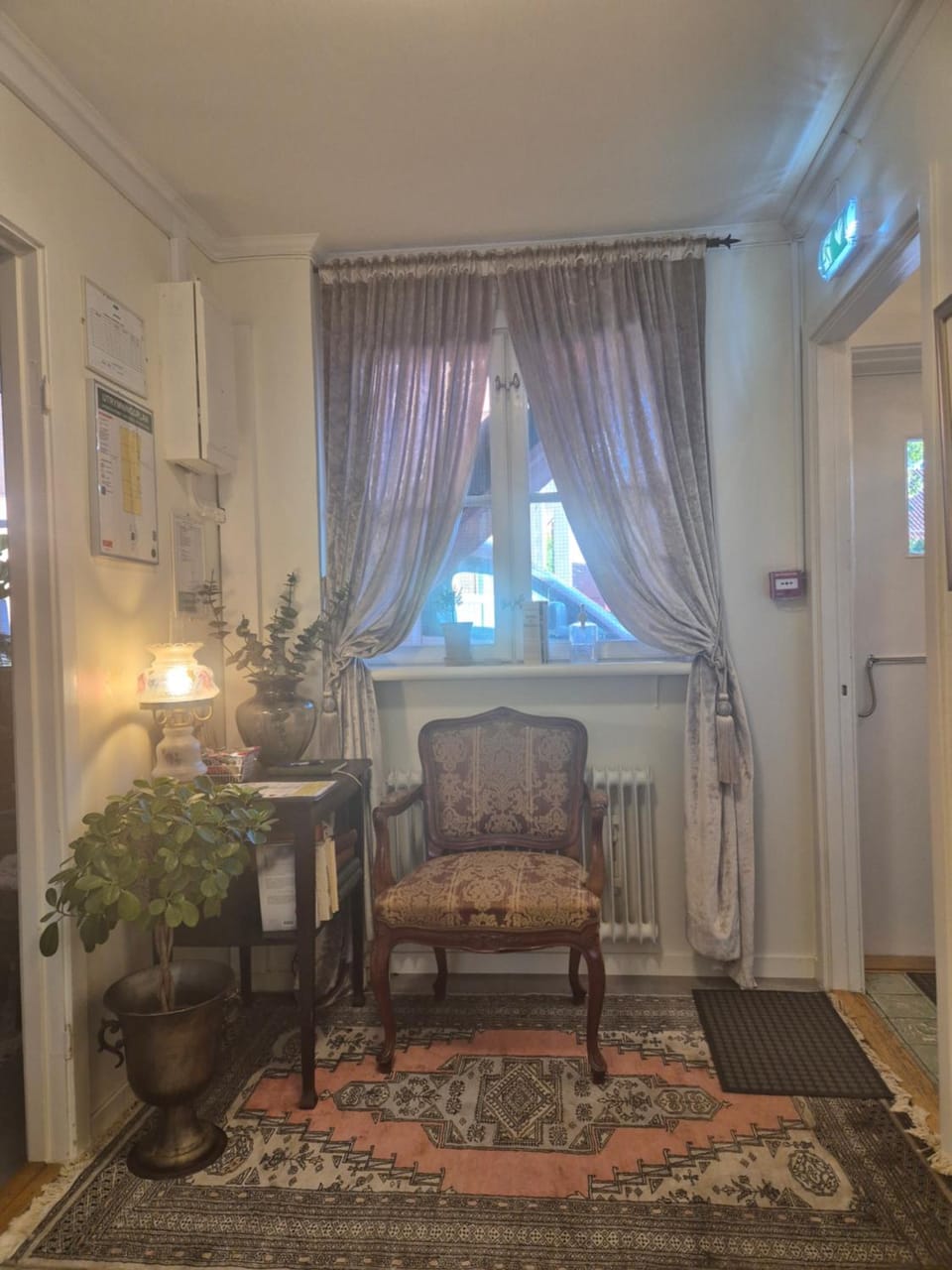 Property building, Seating area