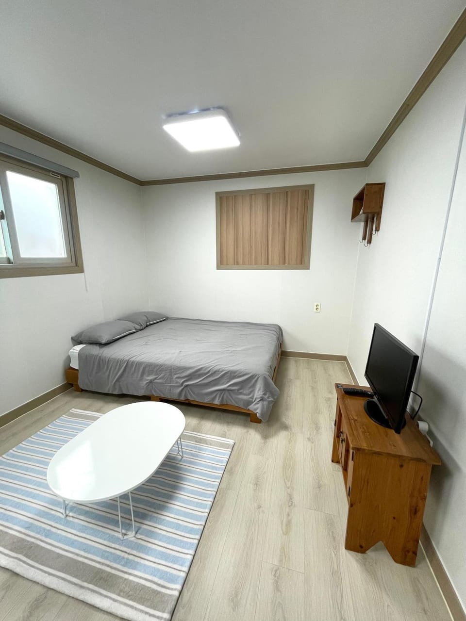 Bed, TV and multimedia
