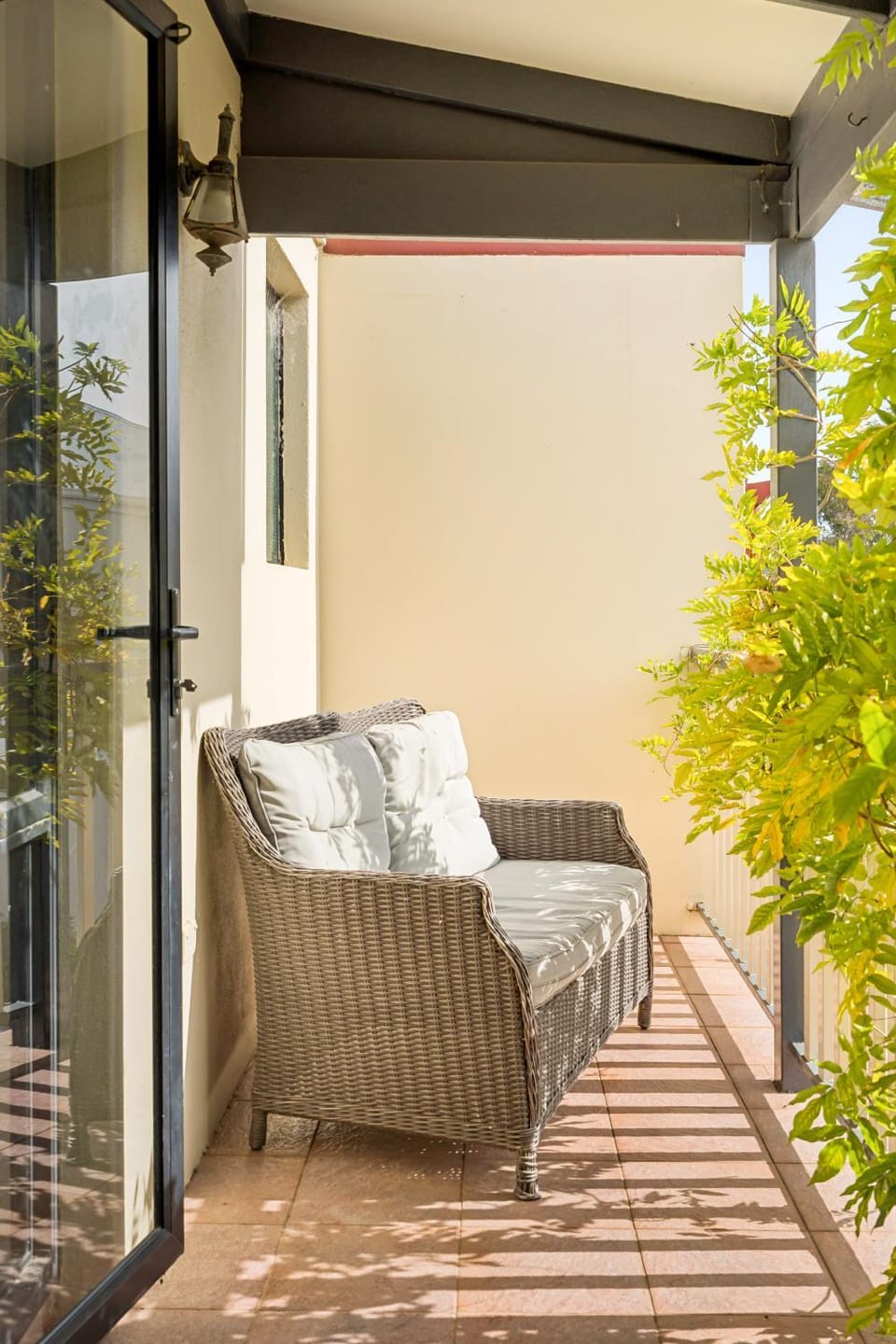 View (from property/room), Balcony/Terrace, Seating area, Garden view