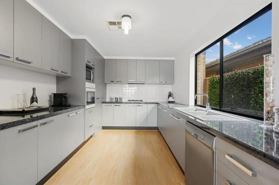 Lakehouse28 Waterfront Resort Living Encounter Bay - BYO Linen House in Encounter Bay