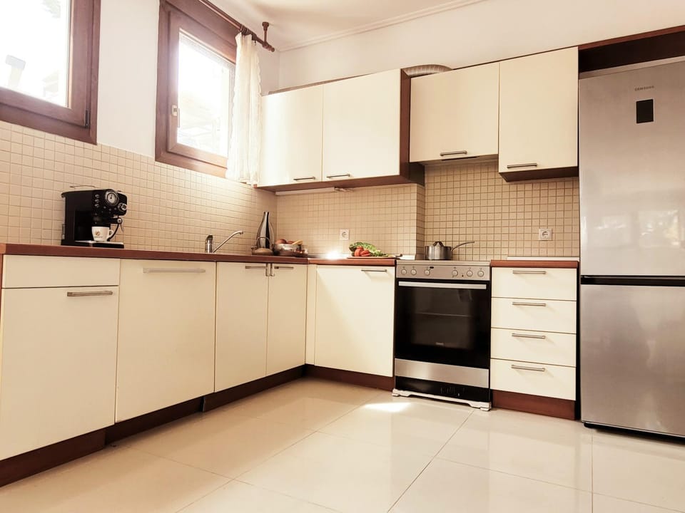 Kitchen or kitchenette, dishwasher, pet friendly, stove