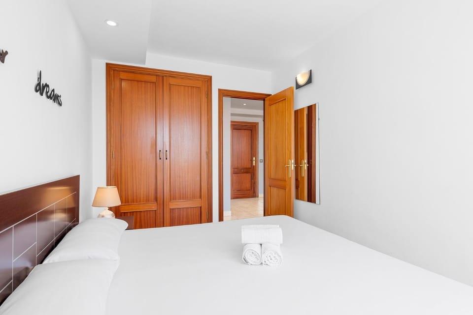 Bed, Photo of the whole room, Bedroom, wardrobe