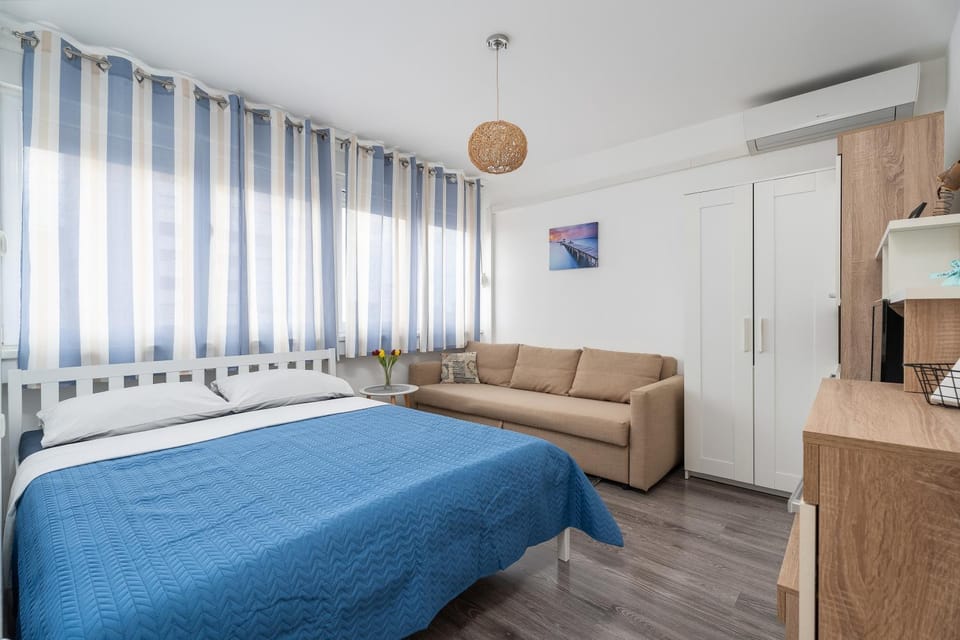 Sunshine Split Apartment in Split