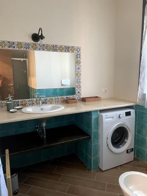 Bathroom, washing machine