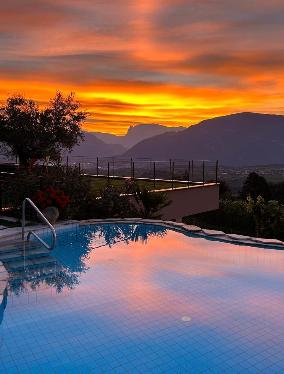 Natural landscape, Mountain view, Pool view, Swimming pool, Sunset