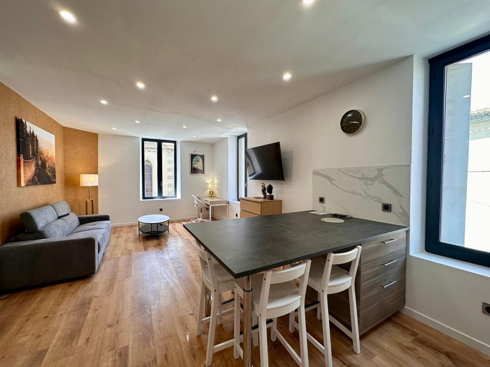 Living room, Dining area