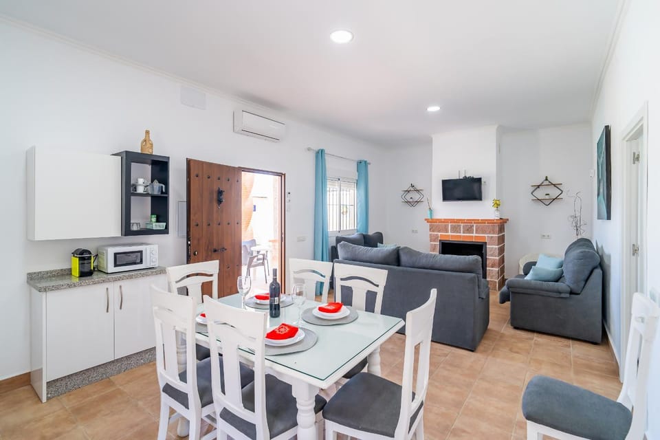 Kitchen or kitchenette, Living room, Dining area