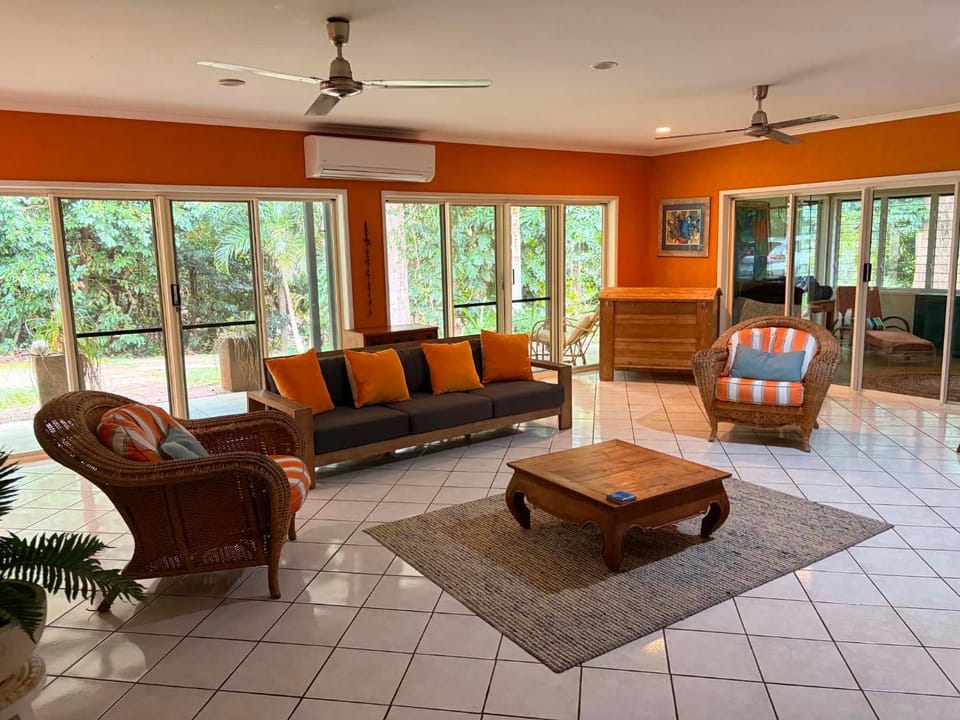 Narragon House in Mission Beach