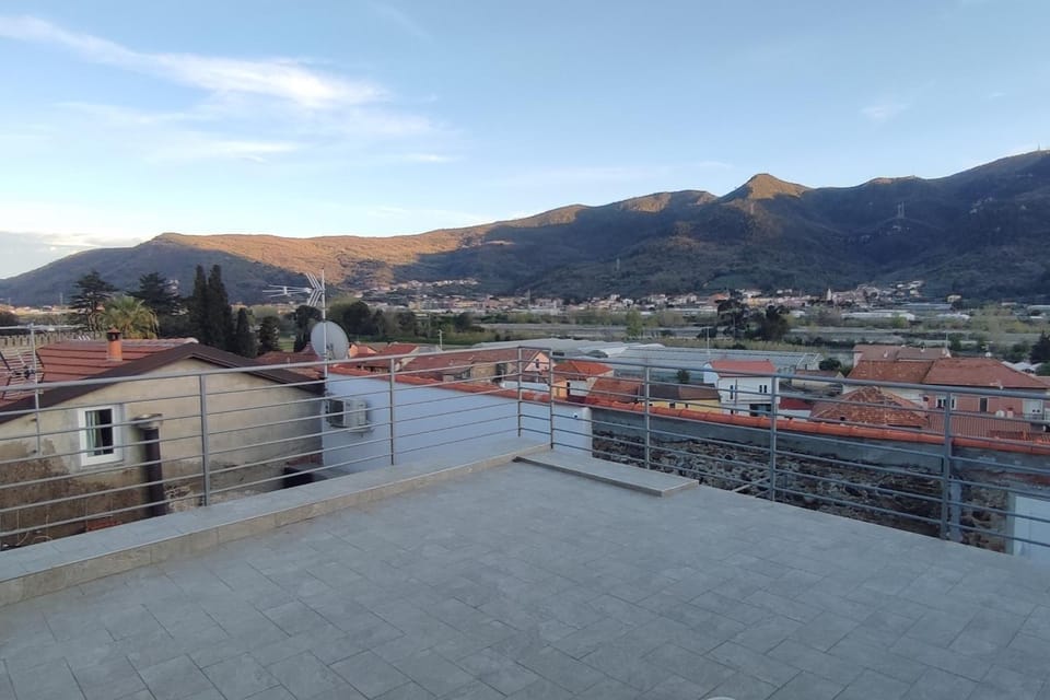 City view, Mountain view, Internal: Not applicable to any particular room