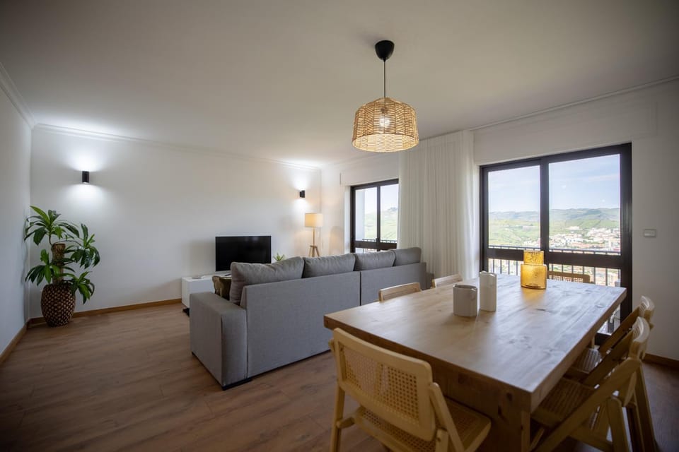 TV and multimedia, Living room, Dining area