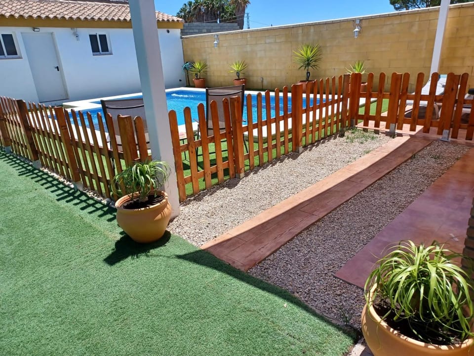 OHANA House in Chiclana de la Frontera