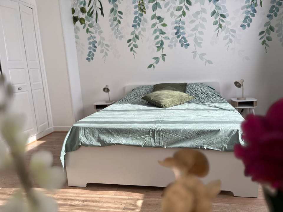 Bed, Bedroom