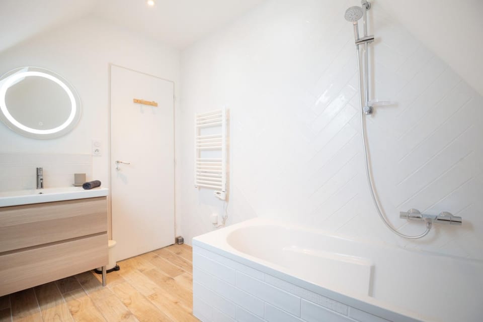Shower, Bathroom, Bath, towels