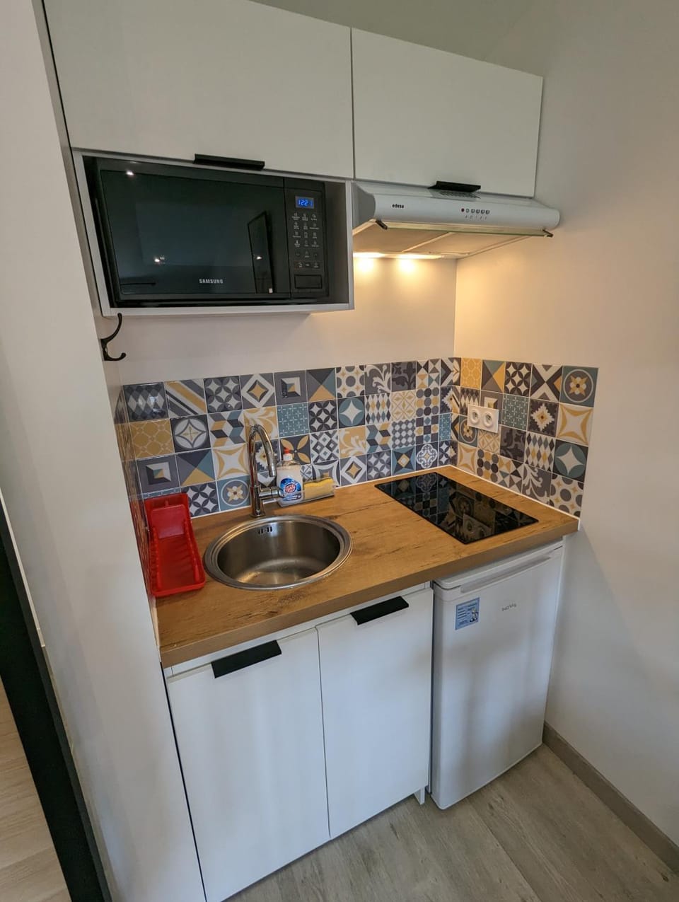 Kitchen or kitchenette, kitchen