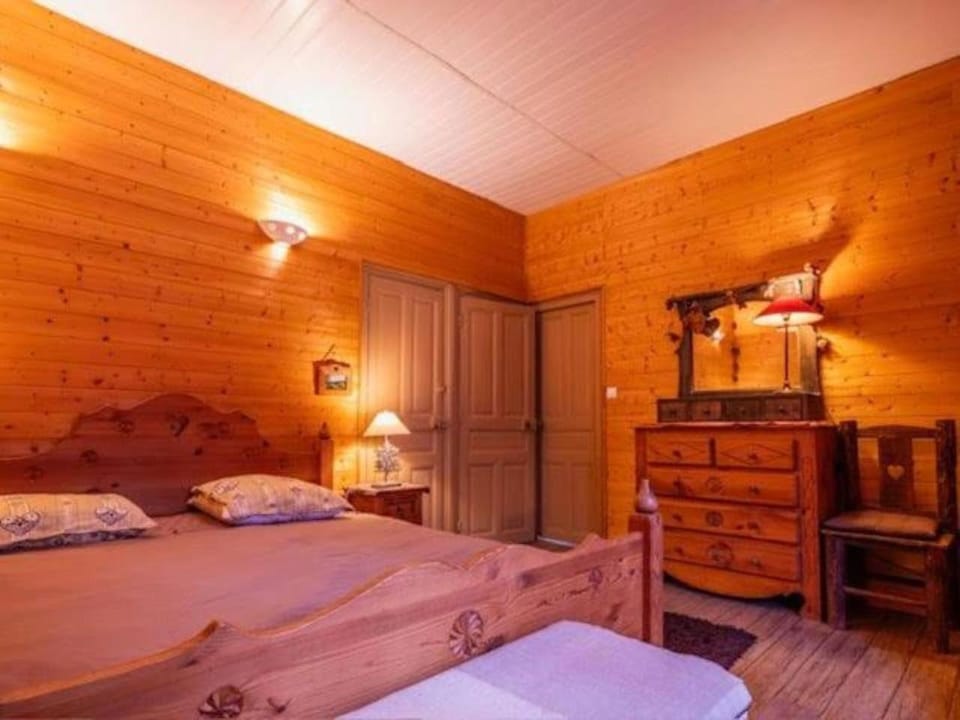 Bed, Photo of the whole room, Bedroom, wardrobe