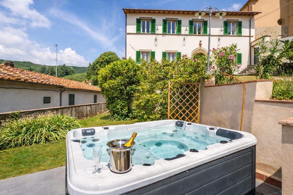 Garden, Hot Tub, Garden view