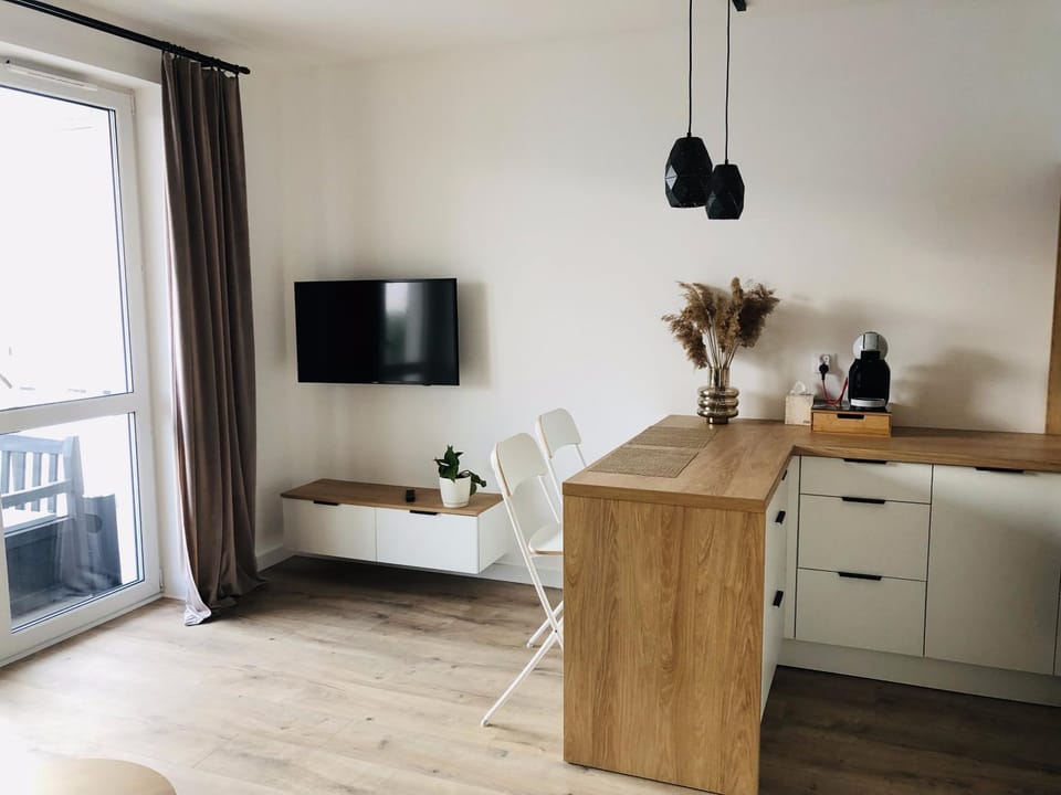 TV and multimedia, Kitchen or kitchenette, Living room