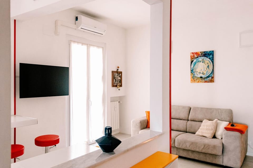 Communal lounge/ TV room, People, Activities, Karaoke, TV and multimedia, Living room, Other, Seating area, Evening entertainment, Animals, Guests, children, Family, Facility for disabled guests, hair dresser, wedding, air conditioner