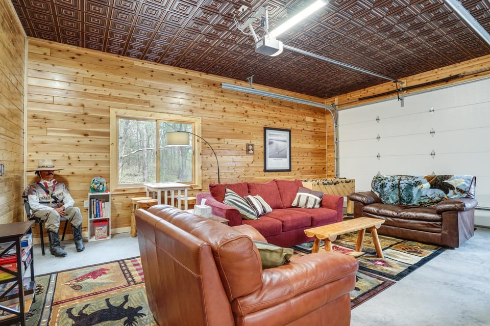 Pet-Friendly Cabin Retreat: Walk to Lake Pepin! Cabin in Lake Pepin