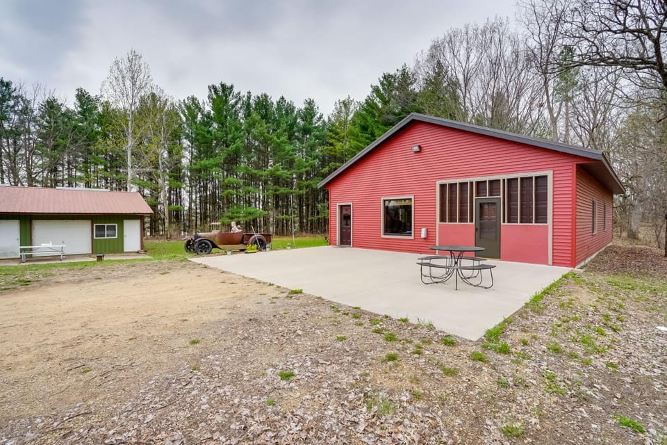 Pet-Friendly Cabin Retreat: Walk to Lake Pepin! Cabin in Lake Pepin