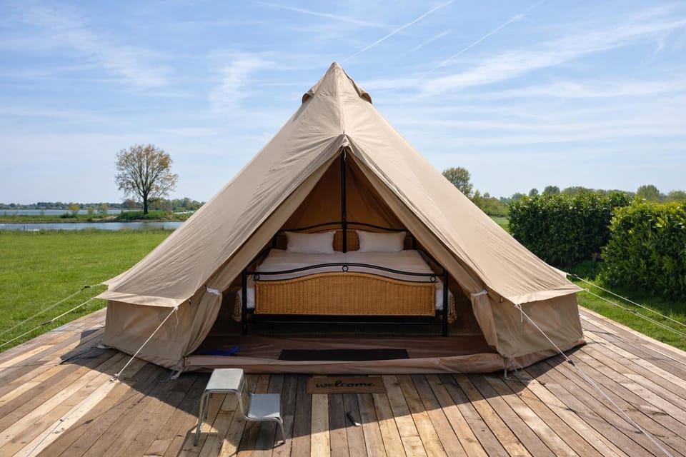 Bell Tent aan de haven Luxury tent in North Brabant (province)