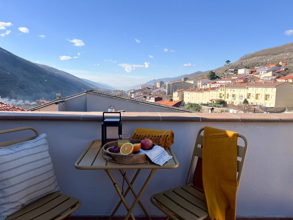 Day, Natural landscape, Balcony/Terrace, Mountain view