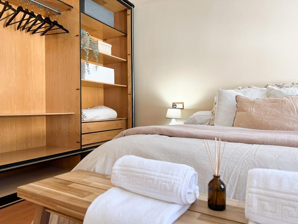 Bed, Photo of the whole room, Bedroom, wardrobe