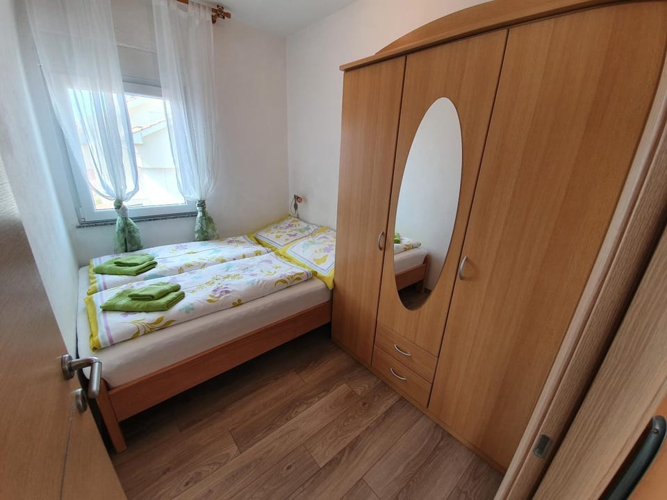 Bed, Bedroom, wardrobe