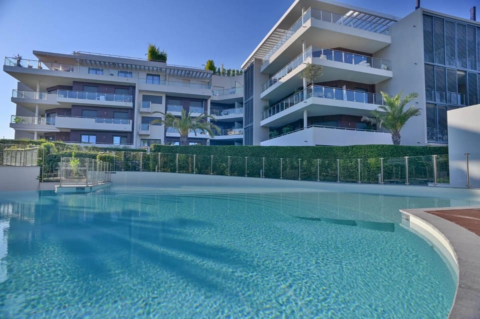 Swimming pool, Swimming pool, sunbed