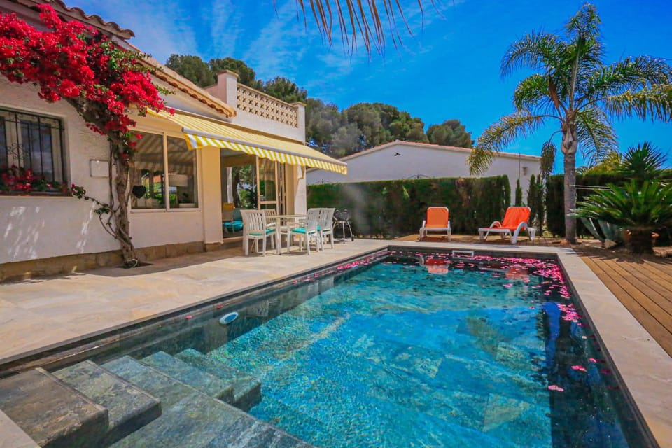 LITORAL COSTA DORADA - VILLA MONET Only families Villa in Cambrils