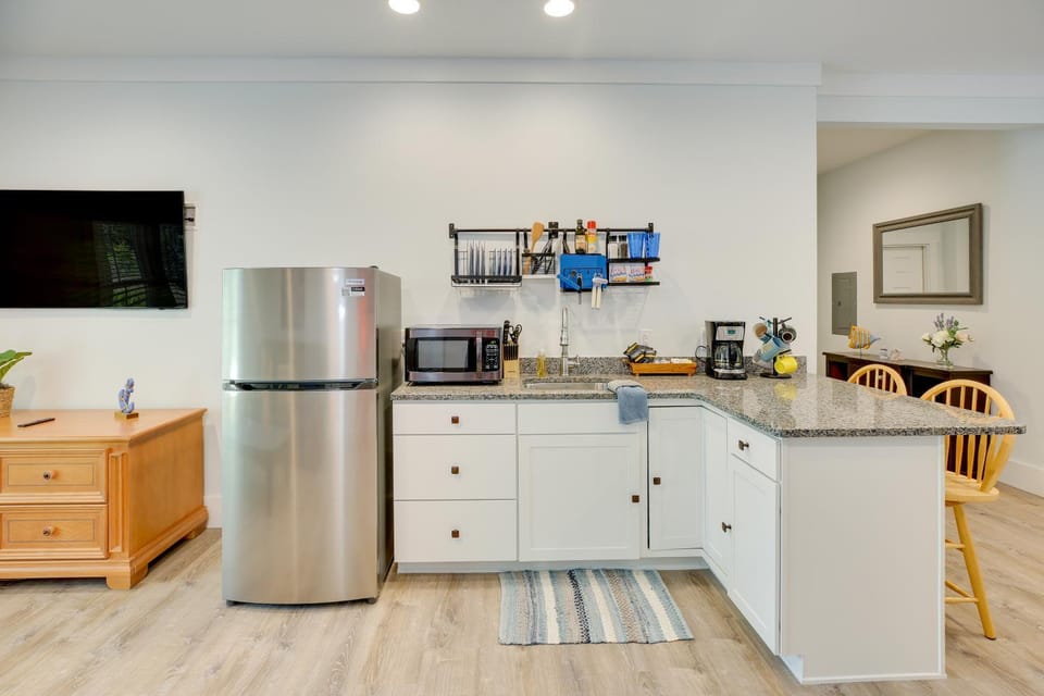 Coastal North Carolina Retreat: Half Mile to Beach Apartment in Oak Island