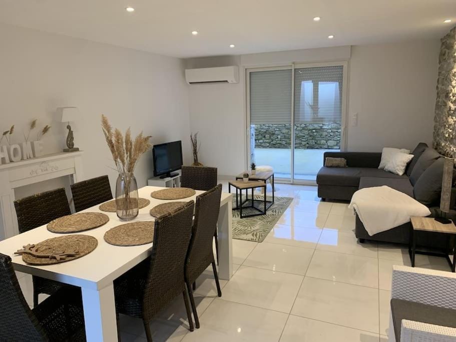 Maison chaleureuse dans village calme Apartment in Occitanie
