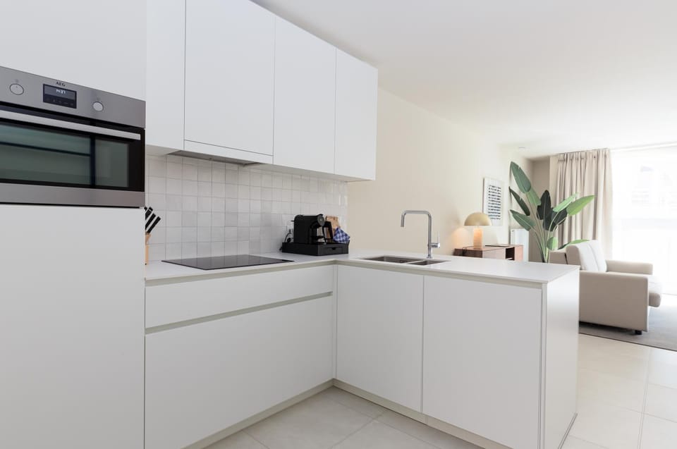 Coffee/tea facilities, Kitchen or kitchenette, dishwasher, stove