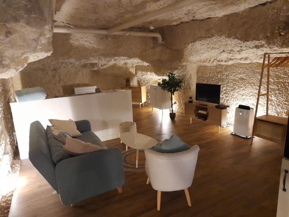 Communal lounge/ TV room, TV and multimedia, Living room, Seating area