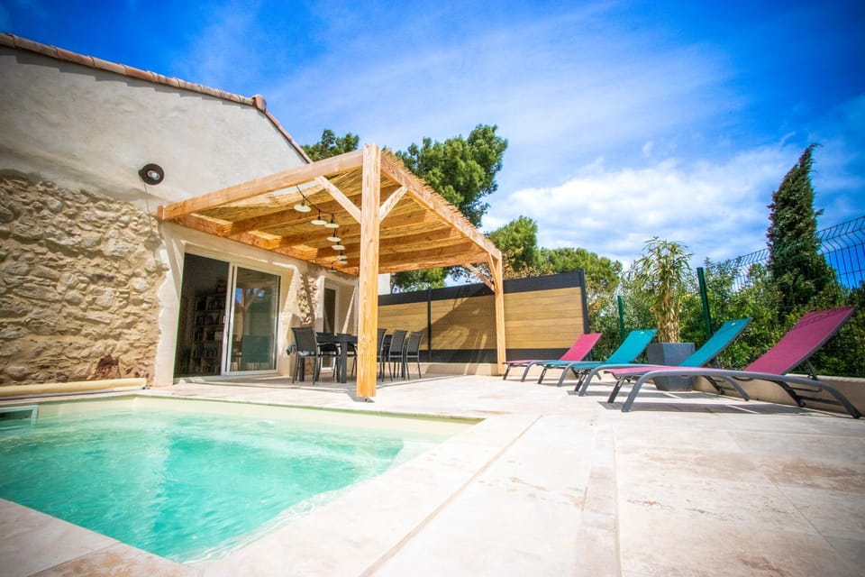 Property building, Patio, Swimming pool, sunbed