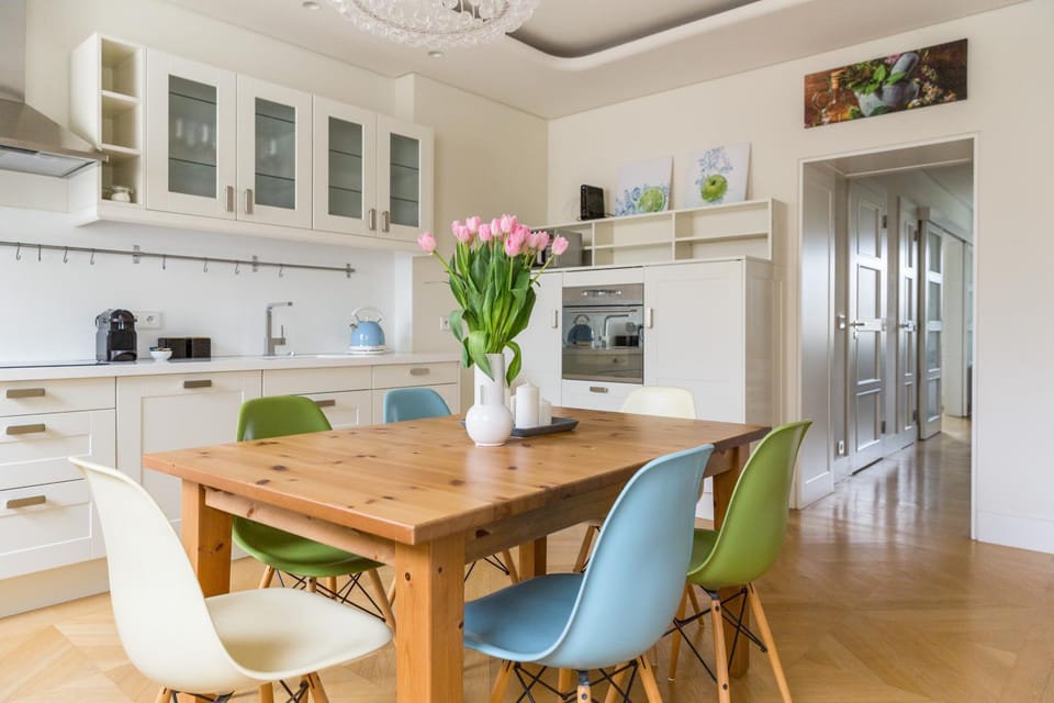 Kitchen or kitchenette, Dining area, dishwasher, minibar