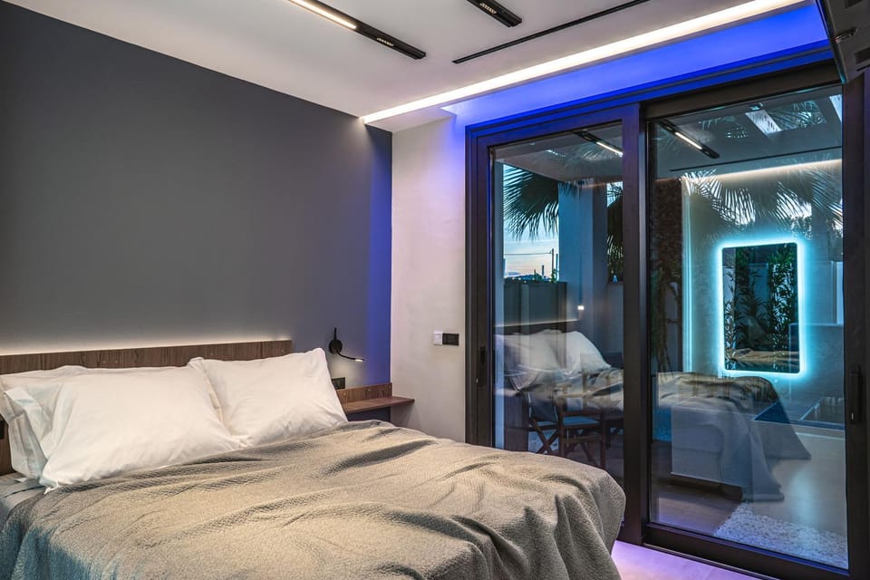 Bed, Bedroom