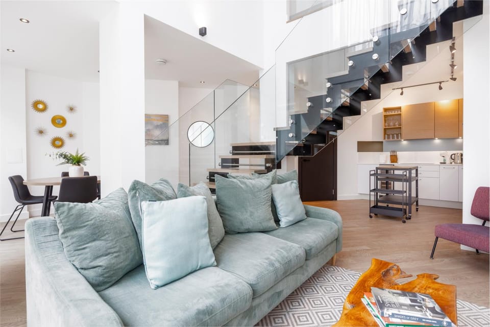 Kitchen or kitchenette, Living room, Seating area