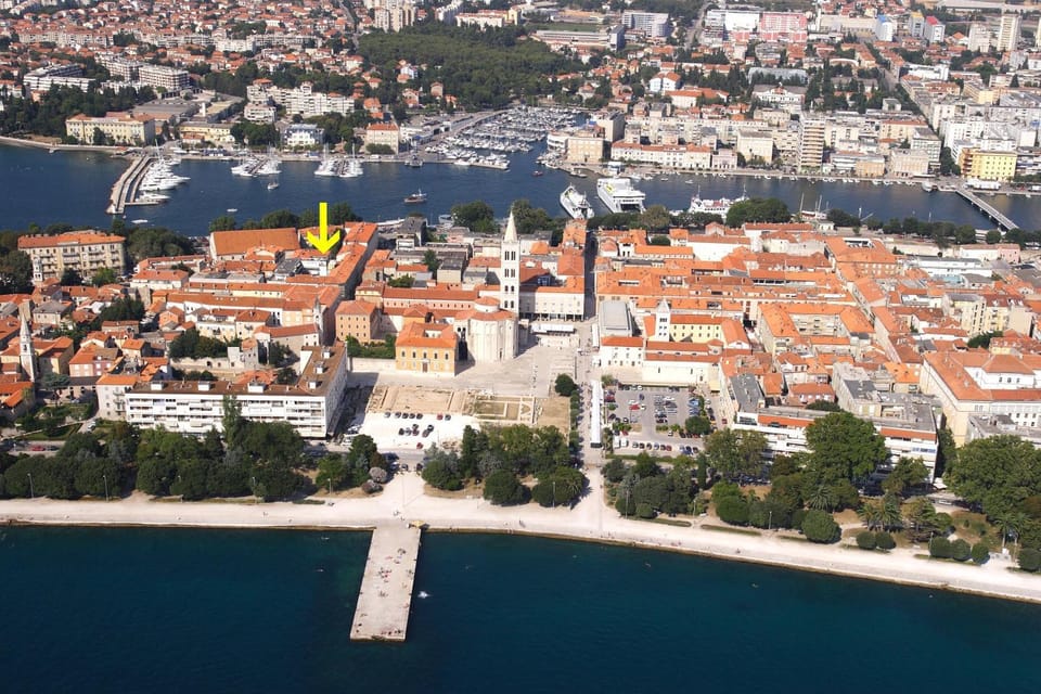 Bird's eye view, Area and facilities