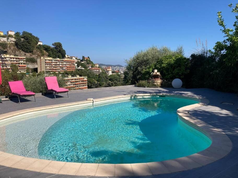 Villa avec piscine et vue magnifique sur Nice Villa in Nice
