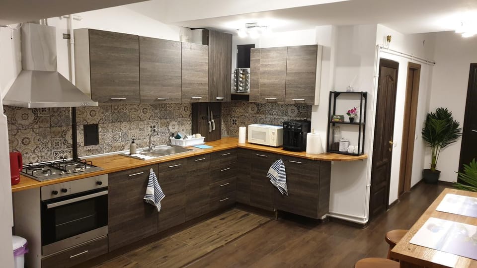 Coffee/tea facilities, Kitchen or kitchenette, Kitchen or kitchenette, minibar, pet friendly, stove
