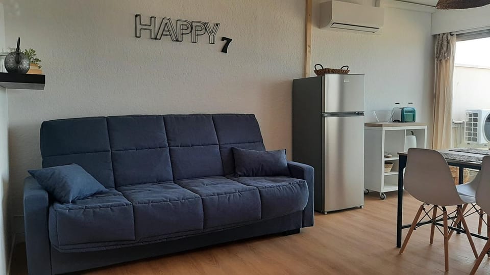 Living room, air conditioner