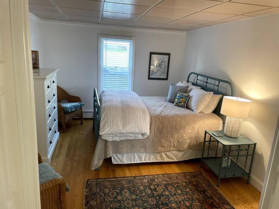Updated Historic Water St 2 Bdr, 2 Bath apartment. Apartment in Eastport