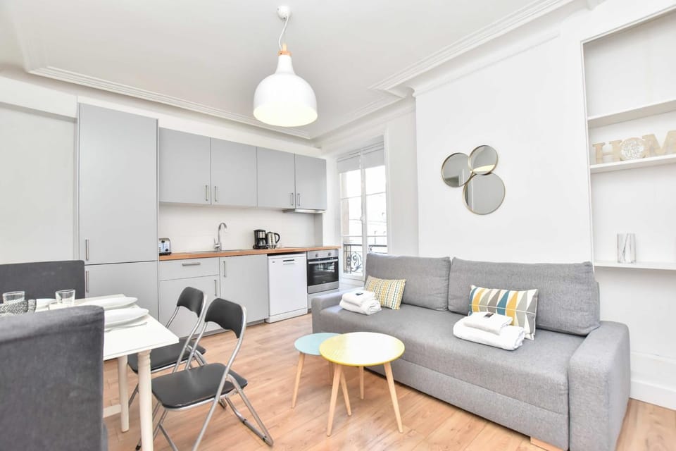 Kitchen or kitchenette, Living room