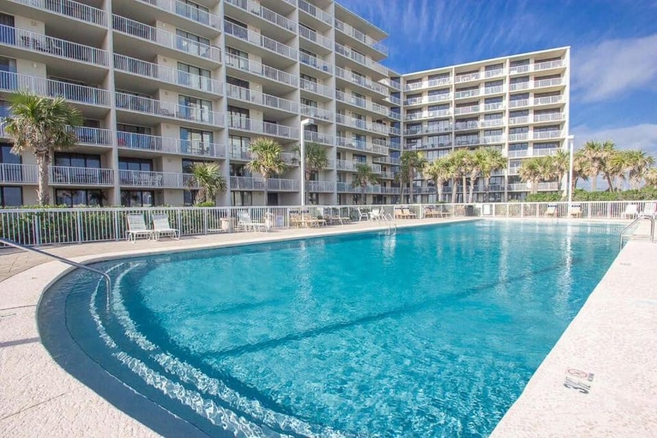 Beach View 3br/2ba w/Pools Sleeps 8 House in Orange Beach