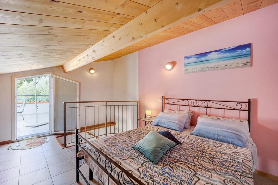 Property building, Living room, Bedroom